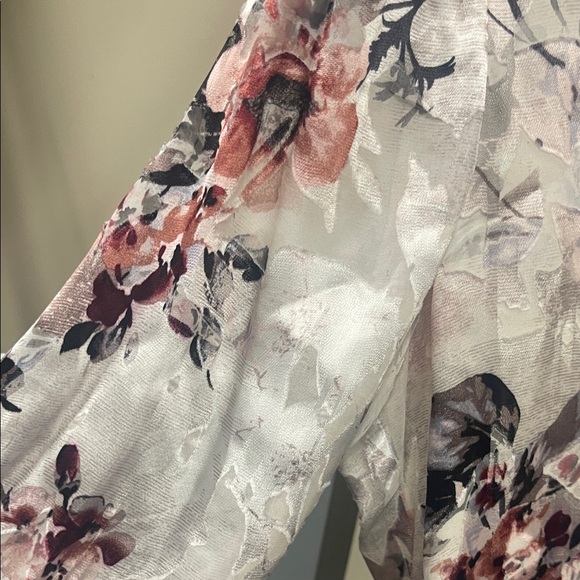 White House Black Market blouse - Picture 4 of 5